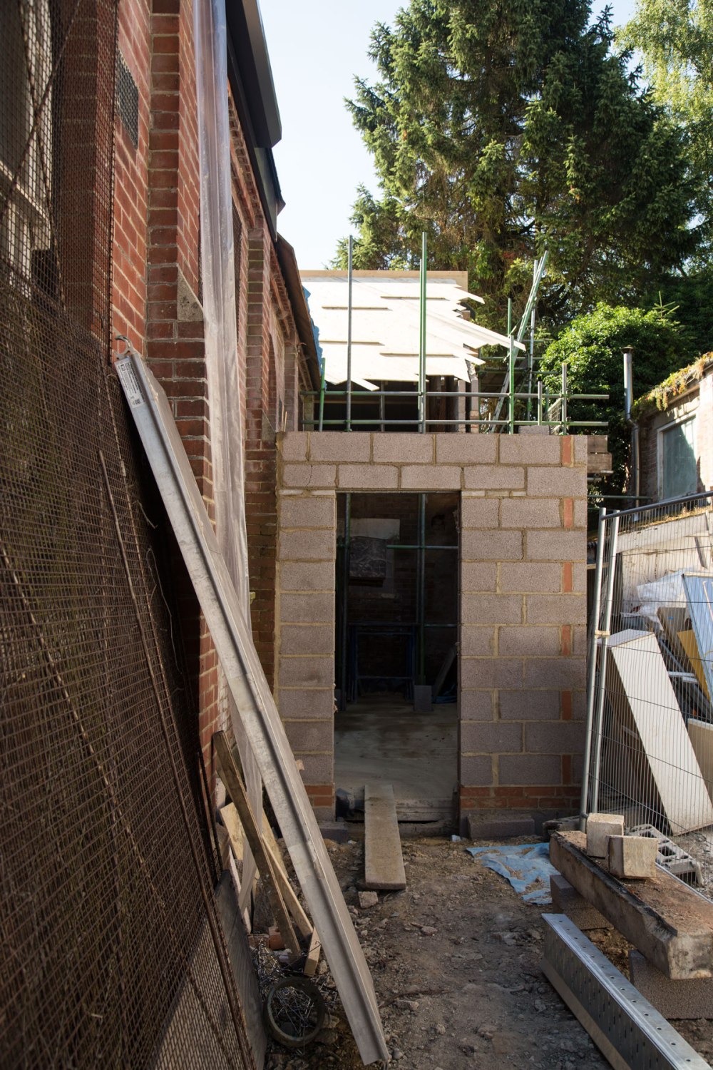 Side_ext_Looking_in_web